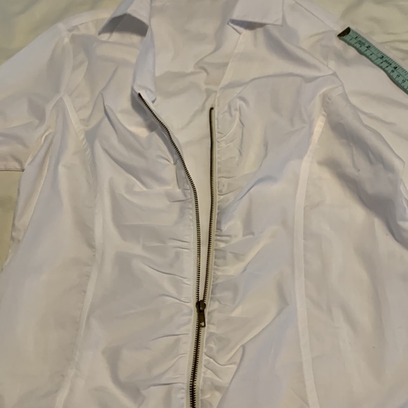 White shirt, Size L, zippered front… - Picture 7 of 9